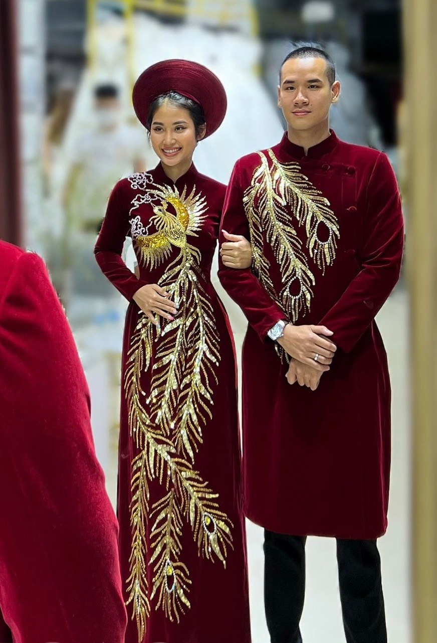 Various styles - Traditional red velvet or chiffon Vietnamese Wedding Ao Dai  with gold phoenix/bird beadings