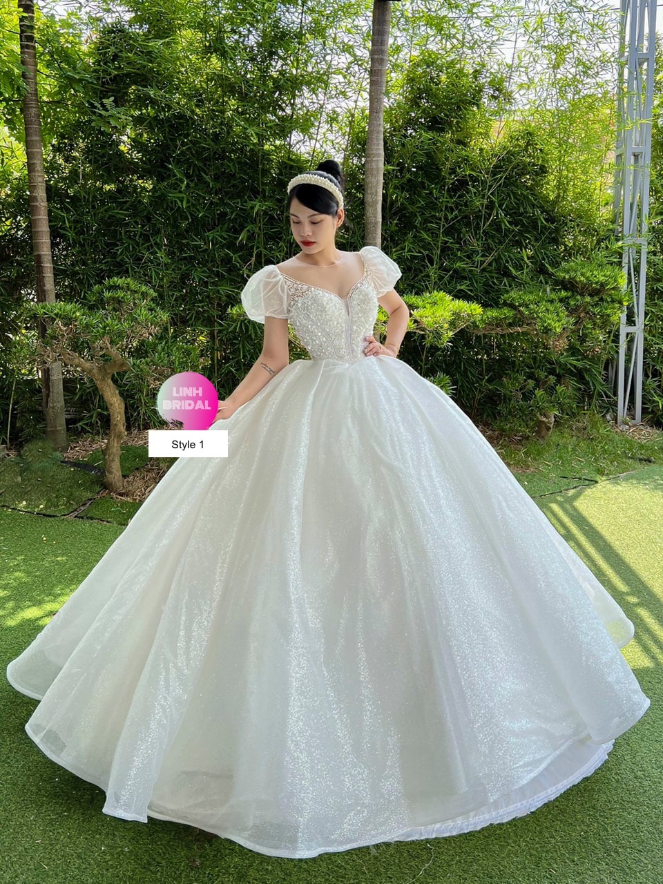 Luxury Long Ball Gown Puffy Sleeves Wedding Dress With Appliques