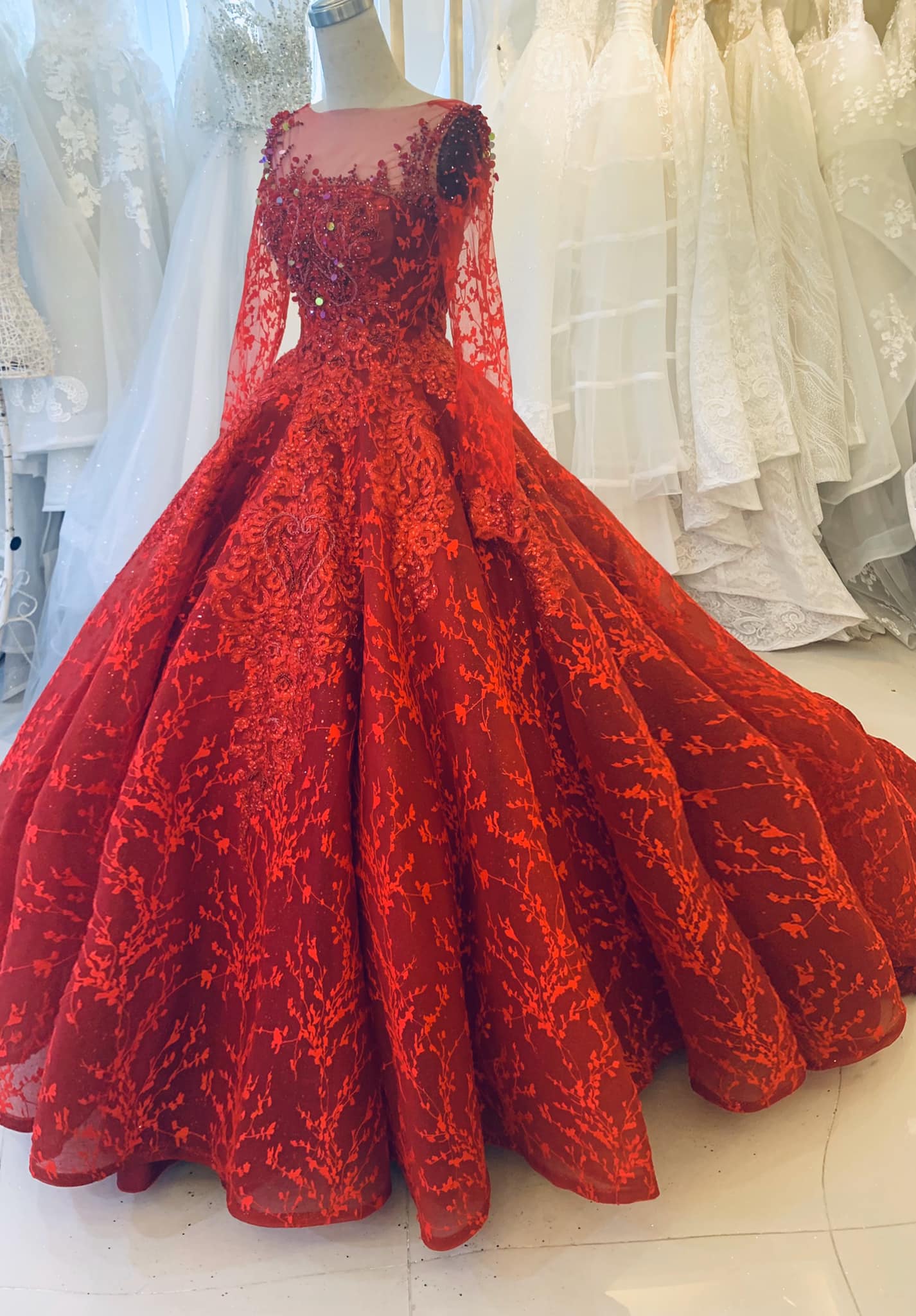 Red Designer Pakistani Bridal Gown With Embroidered Long Trail Designs --cheohanoi.vn