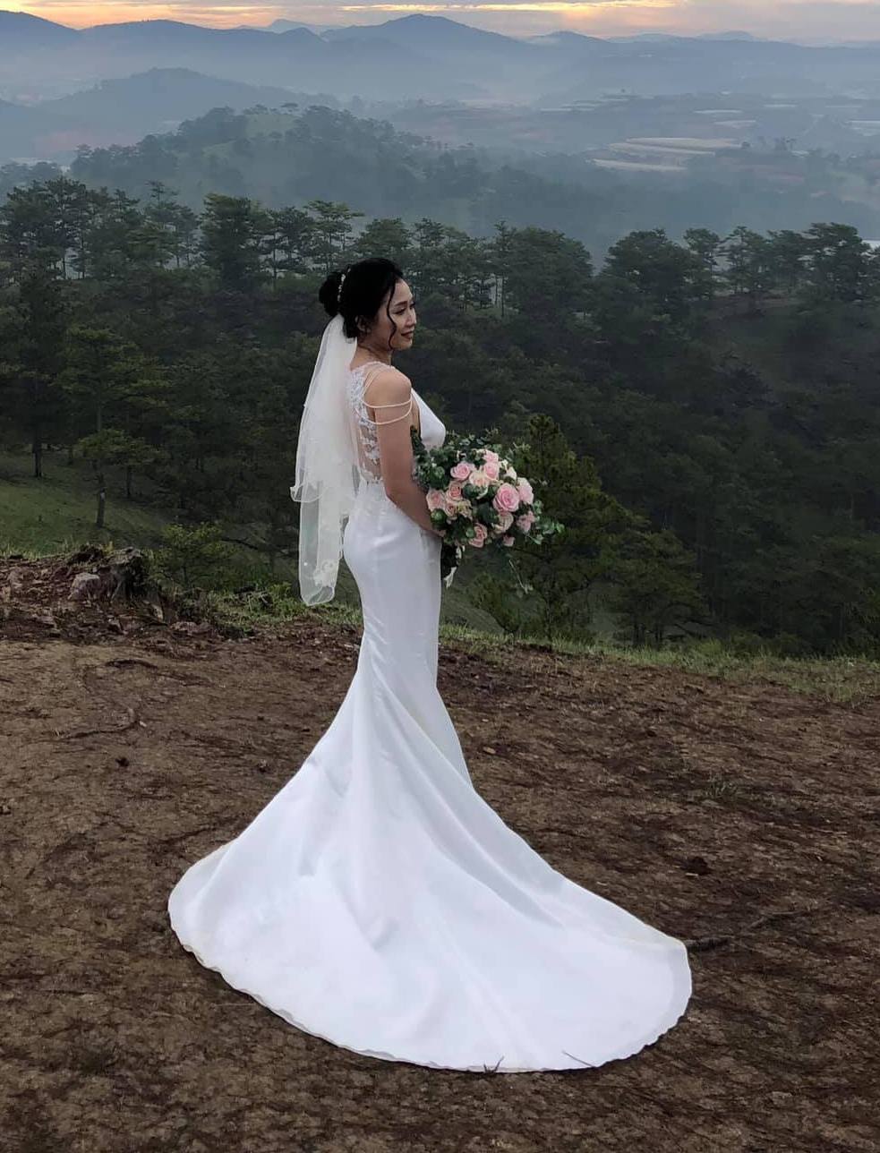 Elegant Trumpet Wedding Gowns Lace Strapless Bridal Wedding Dresses - China  Mermaide Wedding Dress and New Wedding Dress price | Made-in-China.com