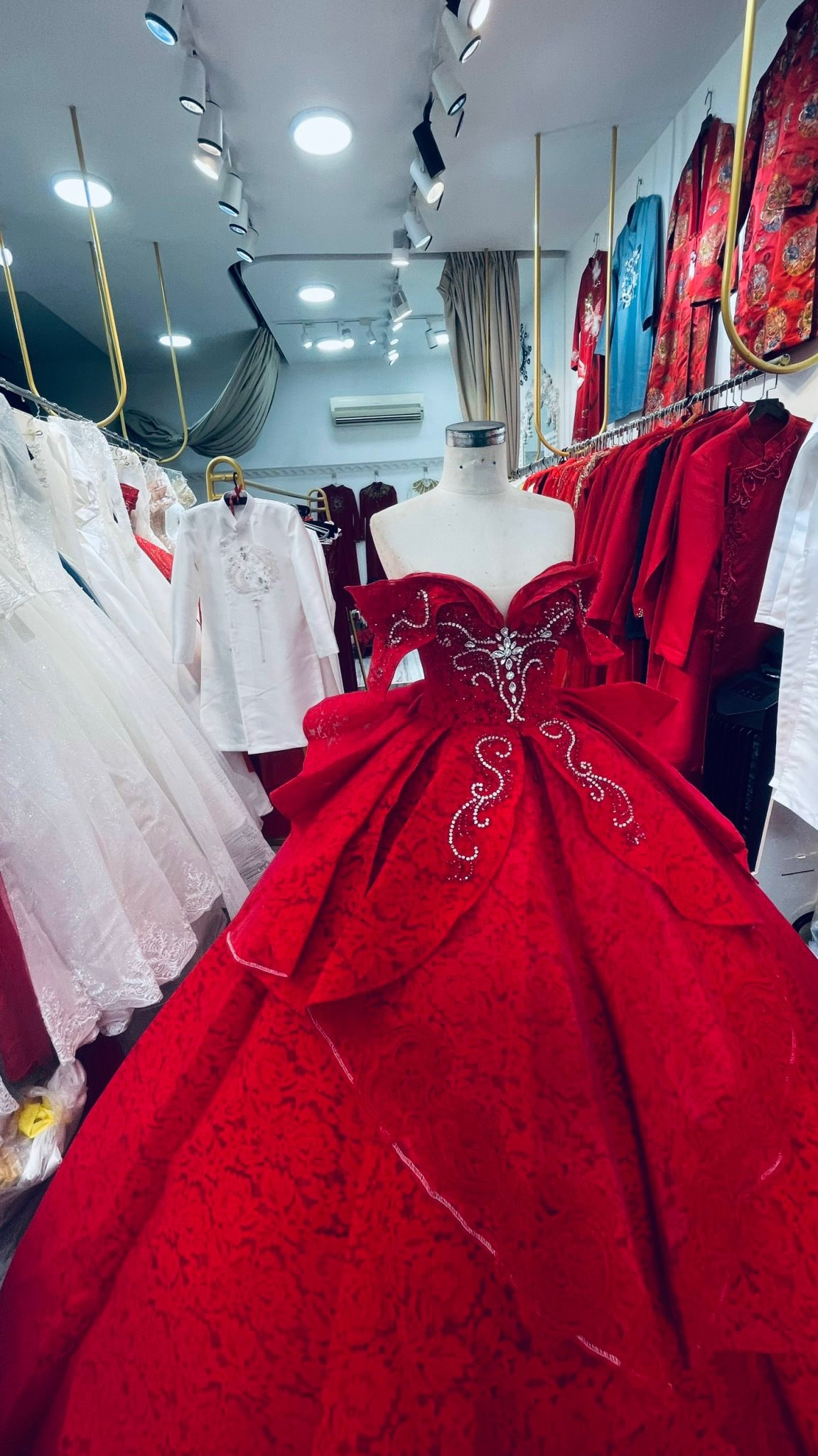 DEBUT/PROM GOWN FOR SALE, Women's Fashion, Dresses & Sets, Evening dresses  & gowns on Carousell