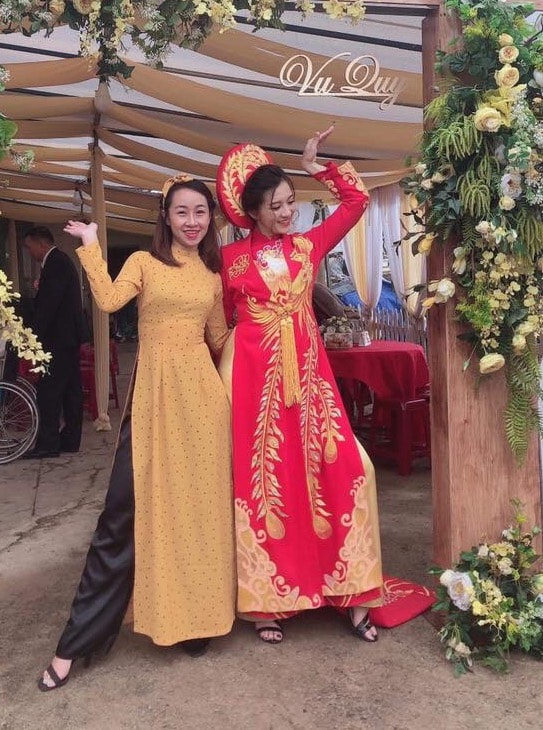 Red bridal overcoat for Traditional Vietnamese Wedding Ao