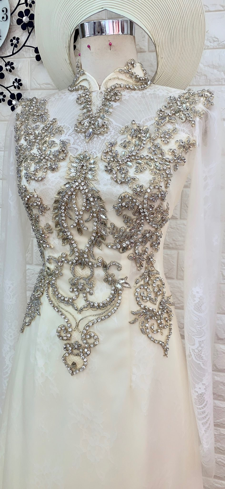 Nude gold/cream Vietnamese Wedding Ao Dai with sparkly beadings and ...